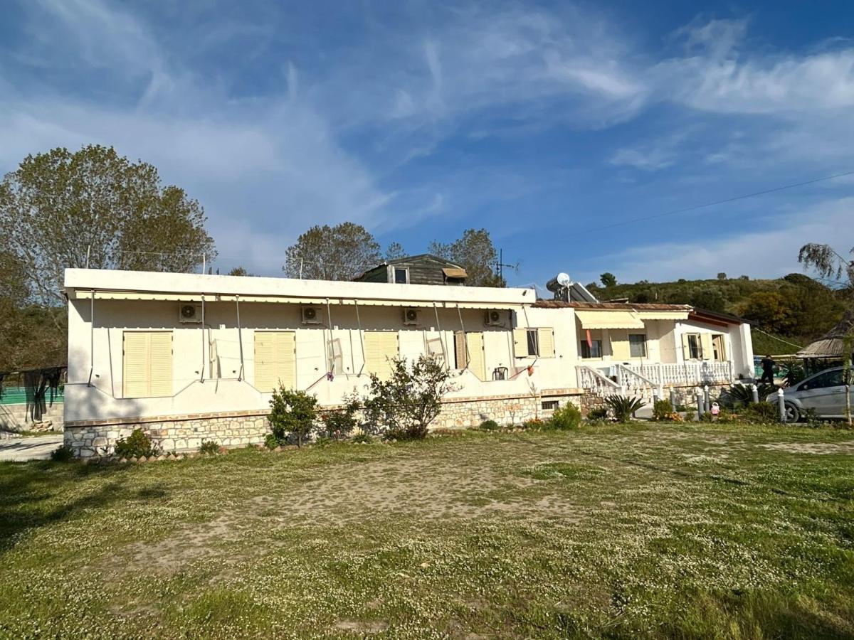 Hotel Vila Andi Zverneci Exterior photo